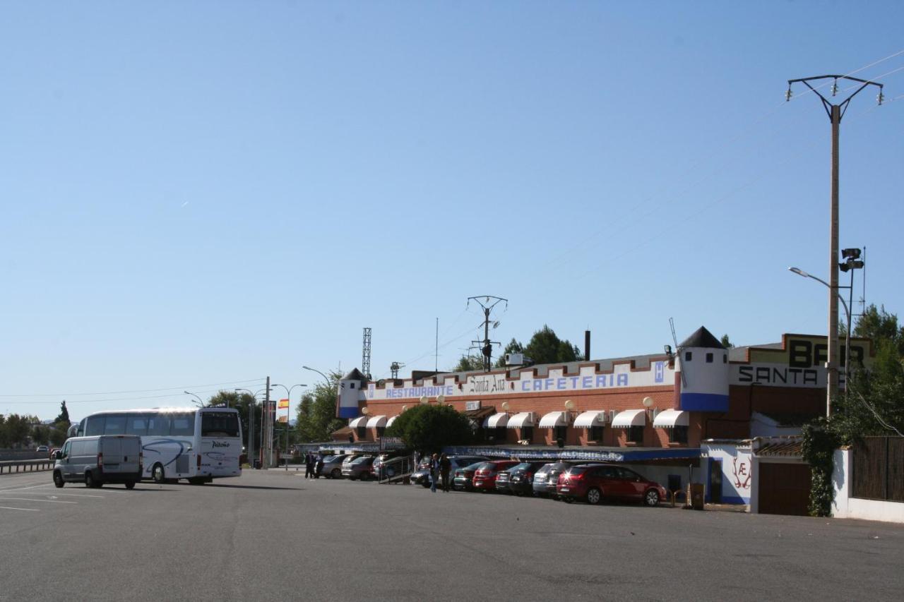Hostal Santa Ana Madridejos Zewnętrze zdjęcie