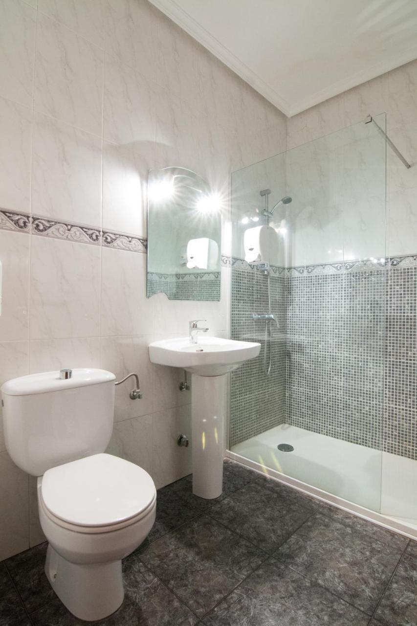 Hostal Santa Ana Madridejos Zewnętrze zdjęcie
