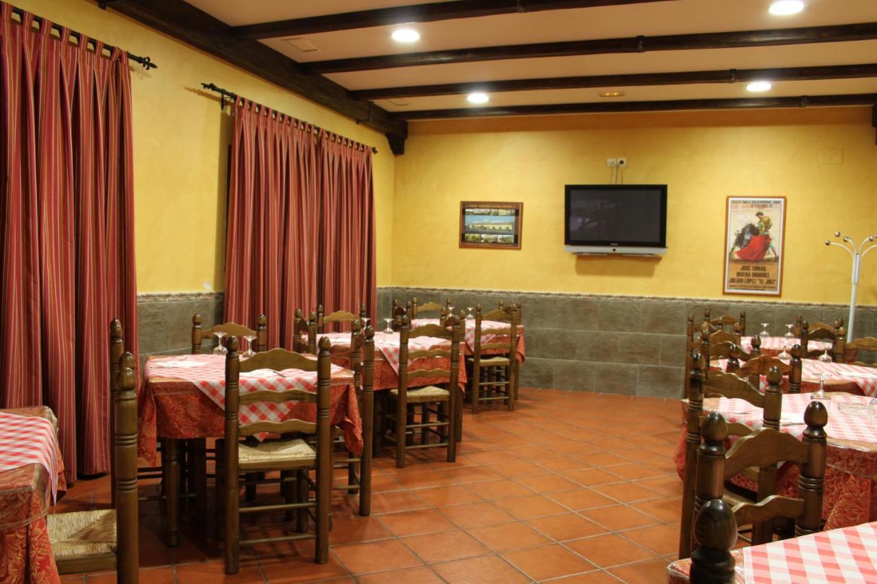 Hostal Santa Ana Madridejos Zewnętrze zdjęcie