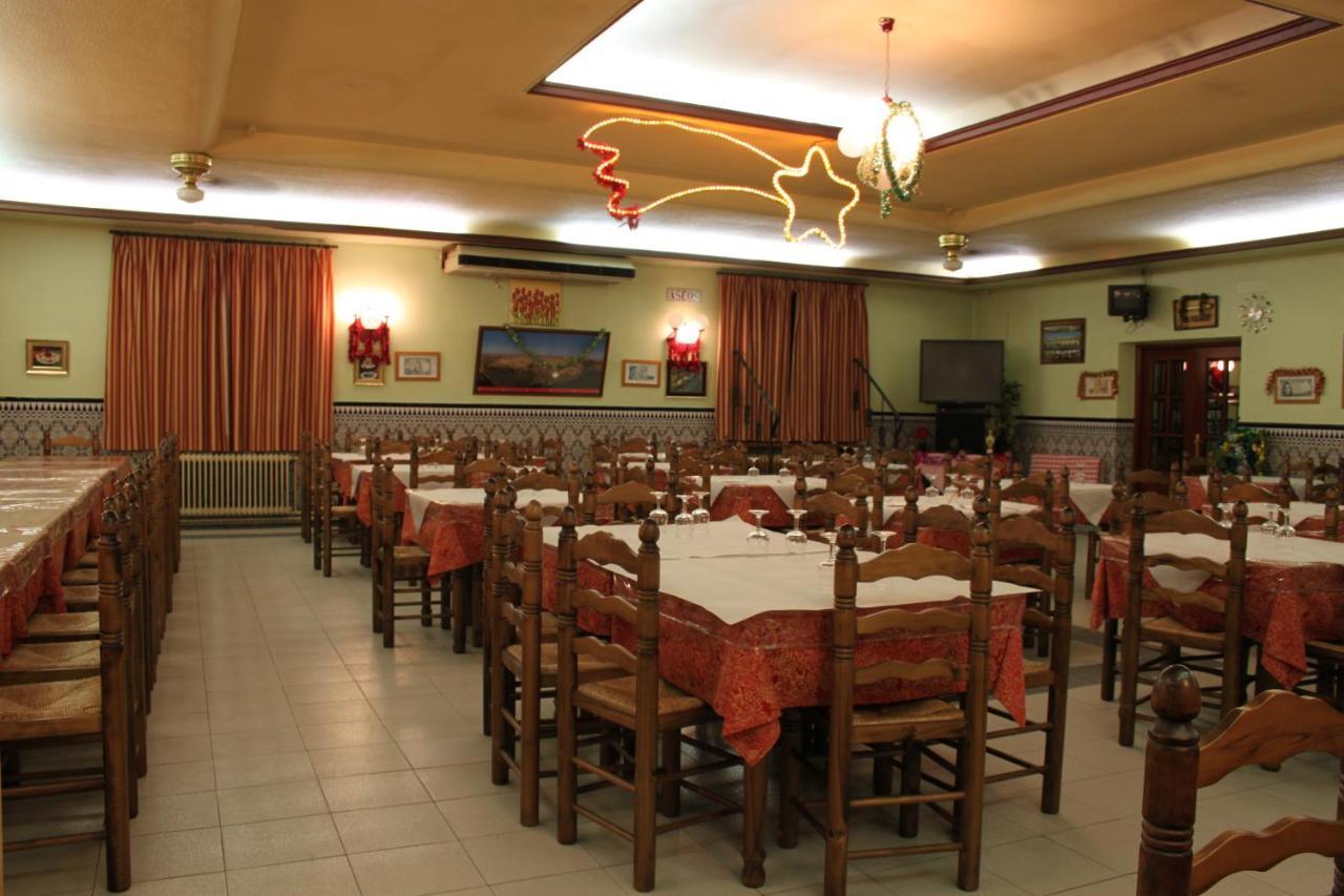 Hostal Santa Ana Madridejos Zewnętrze zdjęcie