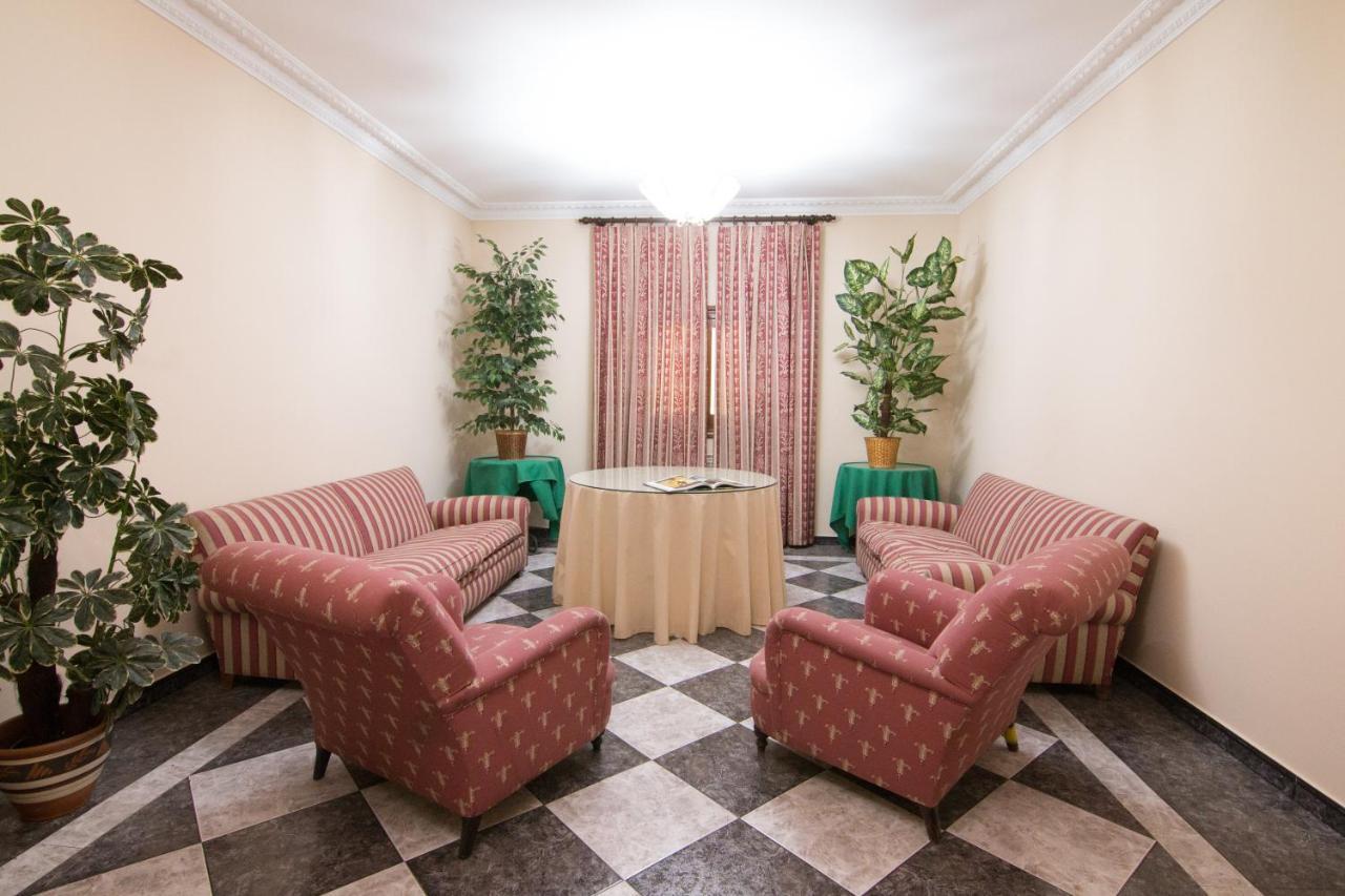 Hostal Santa Ana Madridejos Zewnętrze zdjęcie